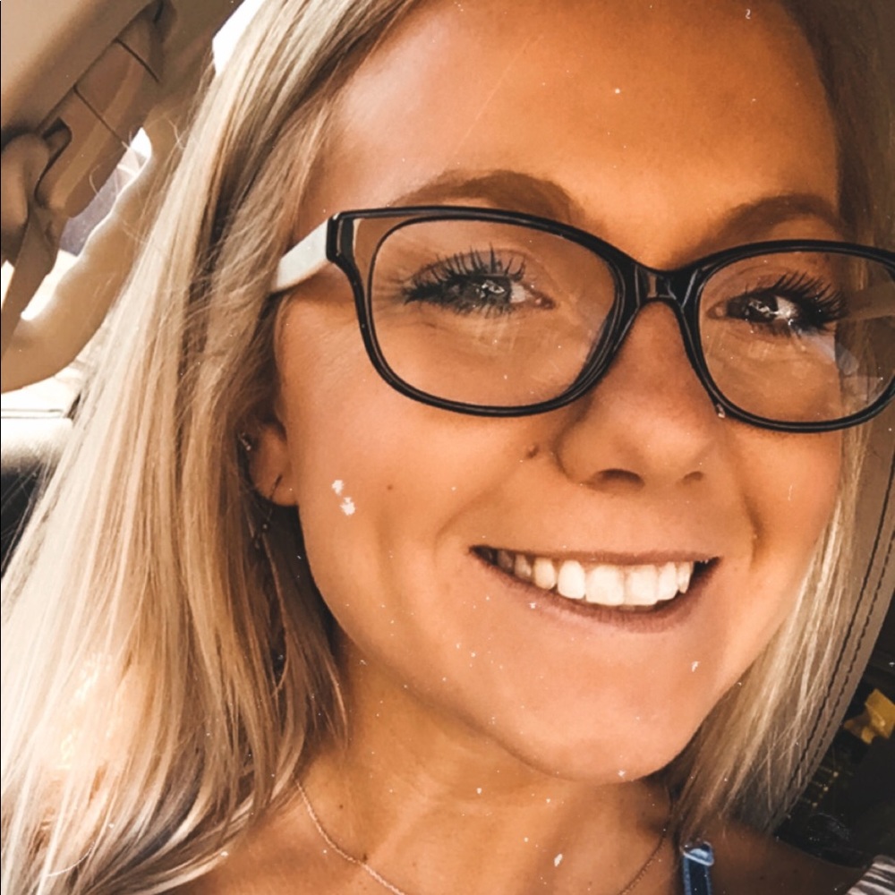 Meet your Posher, Clarissa